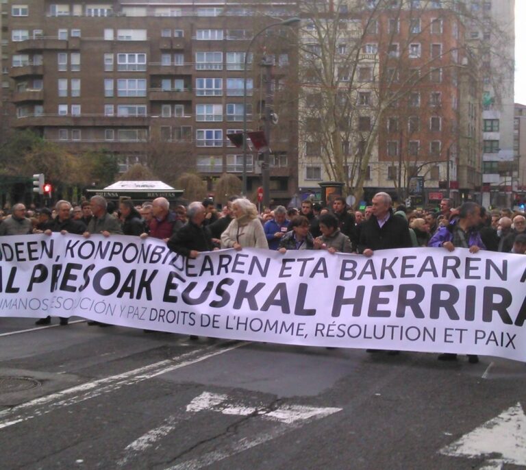 La Audiencia pide a Francia que le informe sobre las armas que entregue ETA