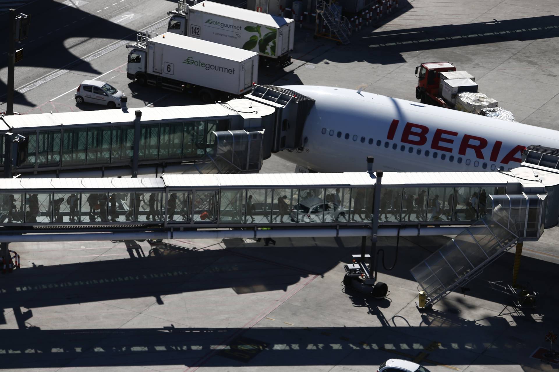 Pasajeros embarcando en el Aeropuerto Adolfo Suárez Barajas