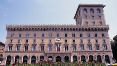 Intesa Sanpaolo acecha a Generali para conformar un gigante financiero en Europa