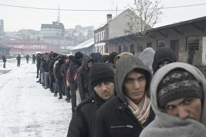 El pasado fin de semana, el termómetro bajó hasta los 16 grados bajo cero en Belgrado, donde el número de refugiados alcanzó los 2.000.