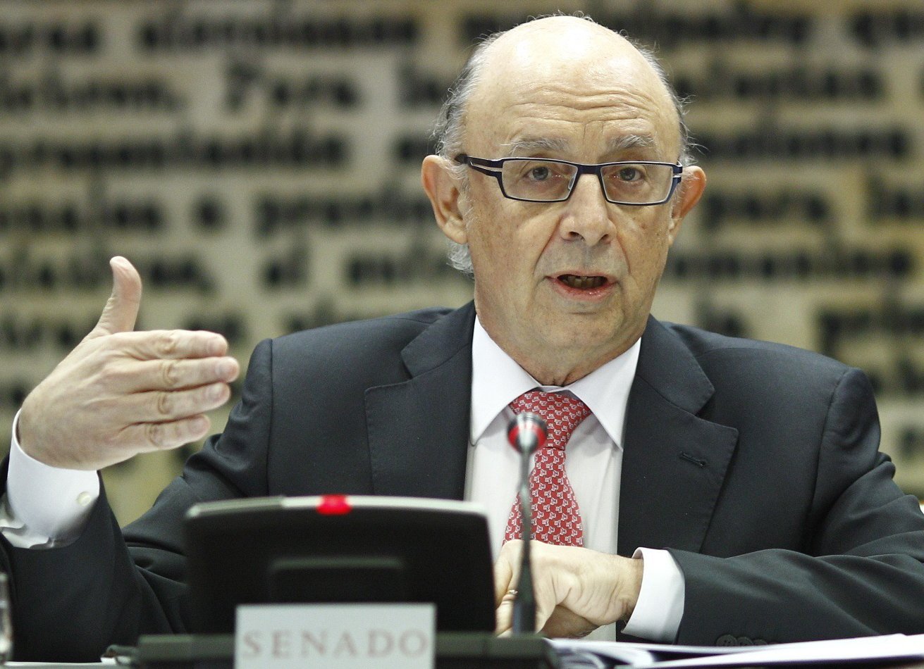 El ministro de Hacienda, Cristóbal Montoro, durante su comparecencia en el Senado.