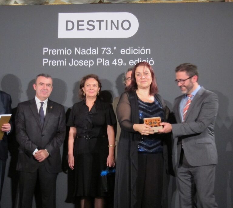 Care Santos gana el Premio Nadal con una historia sobre la culpa y el perdón