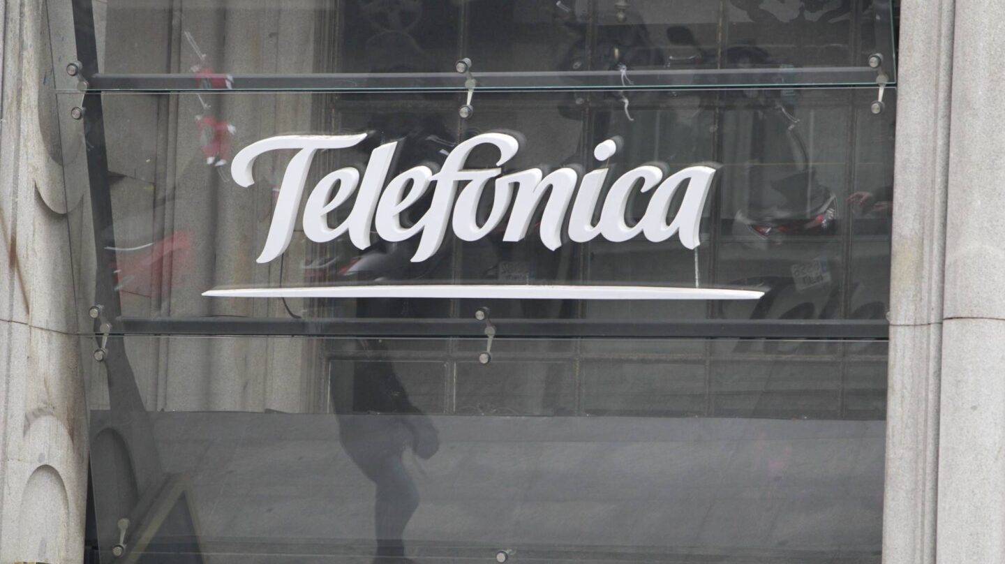 Logo de Telefónica en su sede de Madrid.