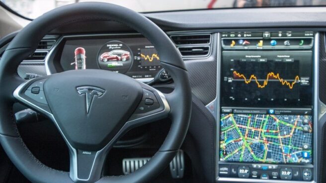 El interior de un Tesla Model S, similar al que sufrió el accidente.
