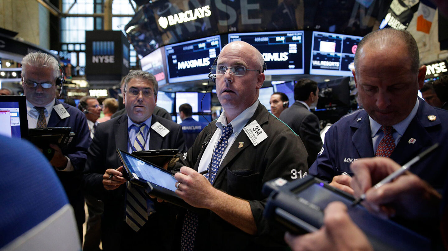 Operadores de mercado en Wall Street.