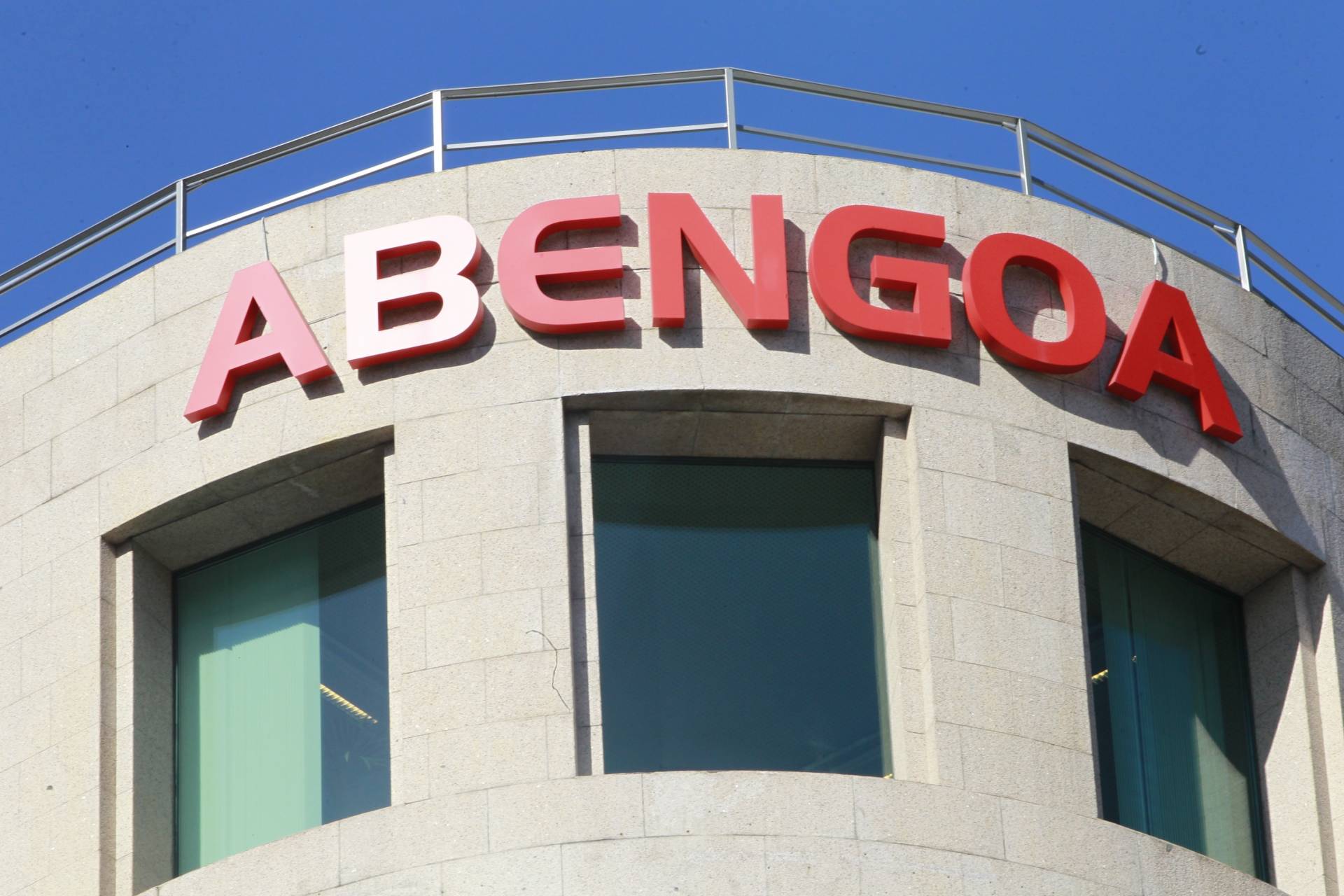 La Audiencia Nacional imputa a Abengoa y Deloitte por presunta falsedad en sus cuentas