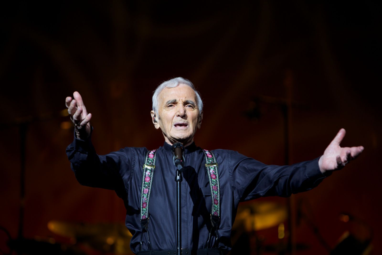 Charles Aznavour.