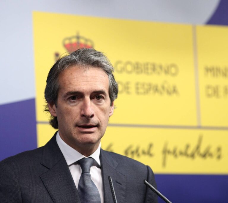 El Gobierno propone a los estibadores prejubilaciones con el 70% del salario