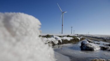 La CNMC alerta de que el precio de la luz seguirá disparado todo el invierno