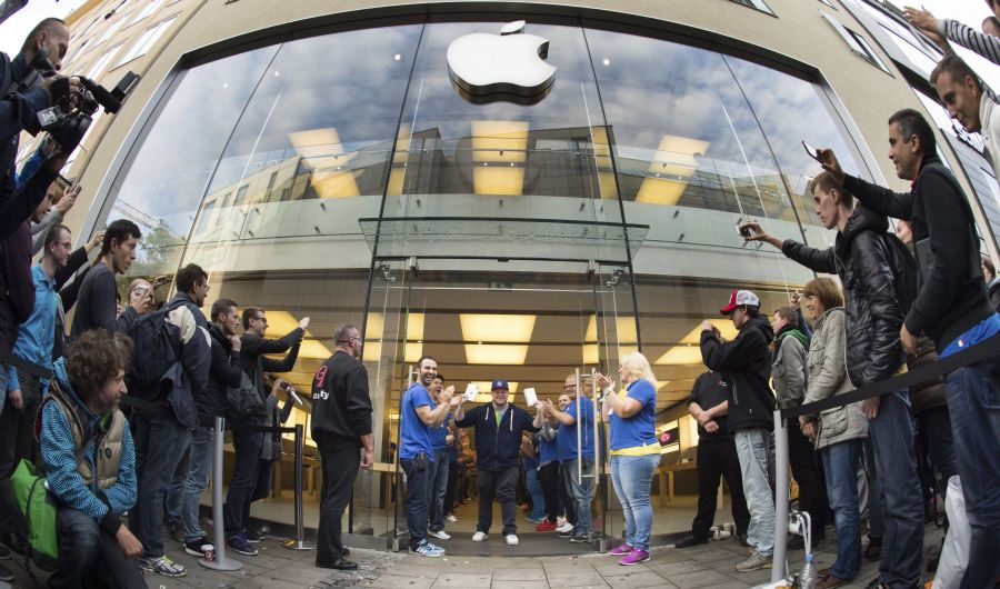 La 'crisis' de Apple: Uno de cada dos móviles vendidos en navidades es iPhone