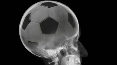Tu cerebro te engaña para que perdones todo a los futbolistas
