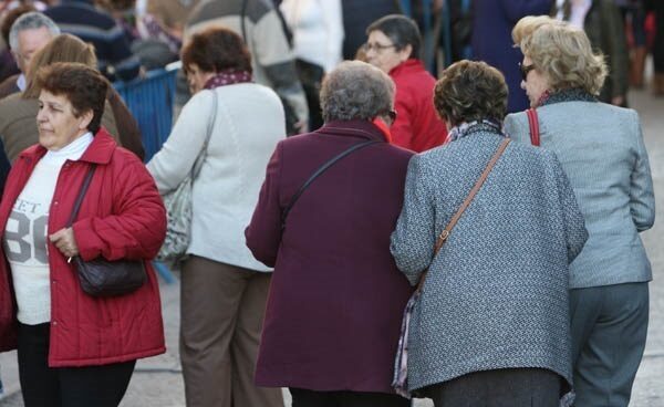 jubilados Los jubilados perderán 350 euros al mes por la reforma de las pensiones.