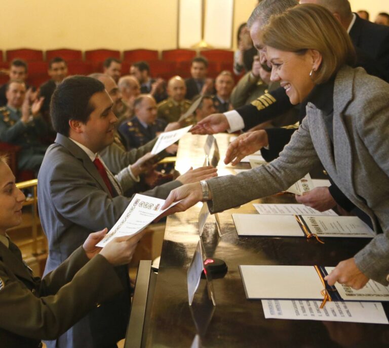 Menos del 13% de los militares son mujeres 30 años después de su incorporación