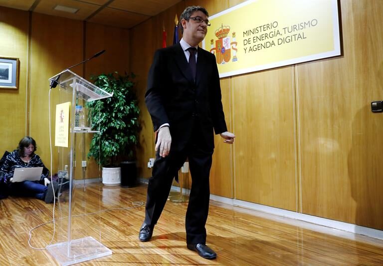 El Gobierno reforma de urgencia el mercado de gas para bajar el precio de la luz
