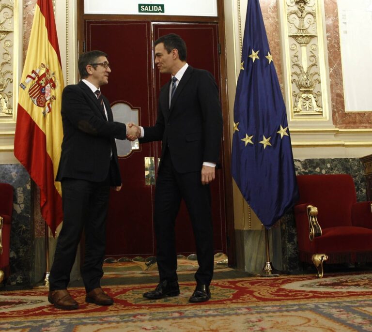 Los barones 'sanchistas' se pasan a Patxi López: "Es el mejor para ganar a Susana"