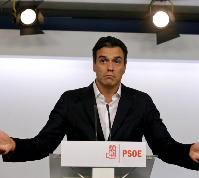Sánchez abandona el 'crowdfunding' para su campaña pero protege a sus donantes