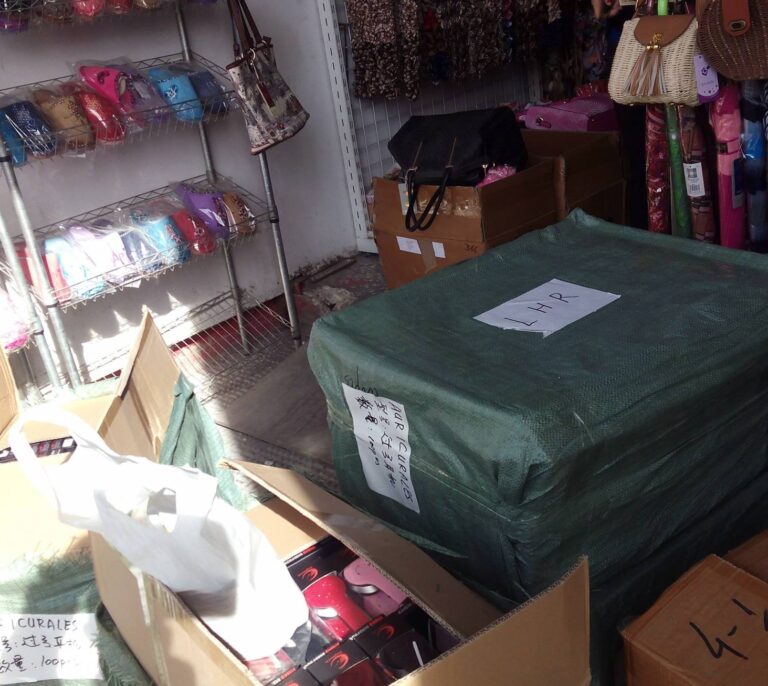 La Agencia Tributaria lanza una macrooperación contra el fraude en bazares chinos