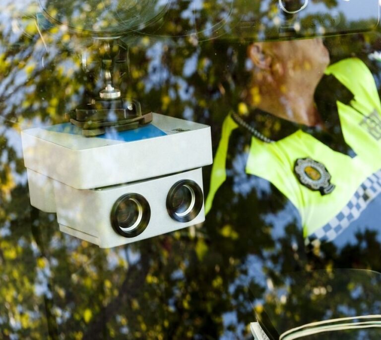 Detenida una conductora de 25 años que circulaba a 223 km/h por la provincia de Burgos