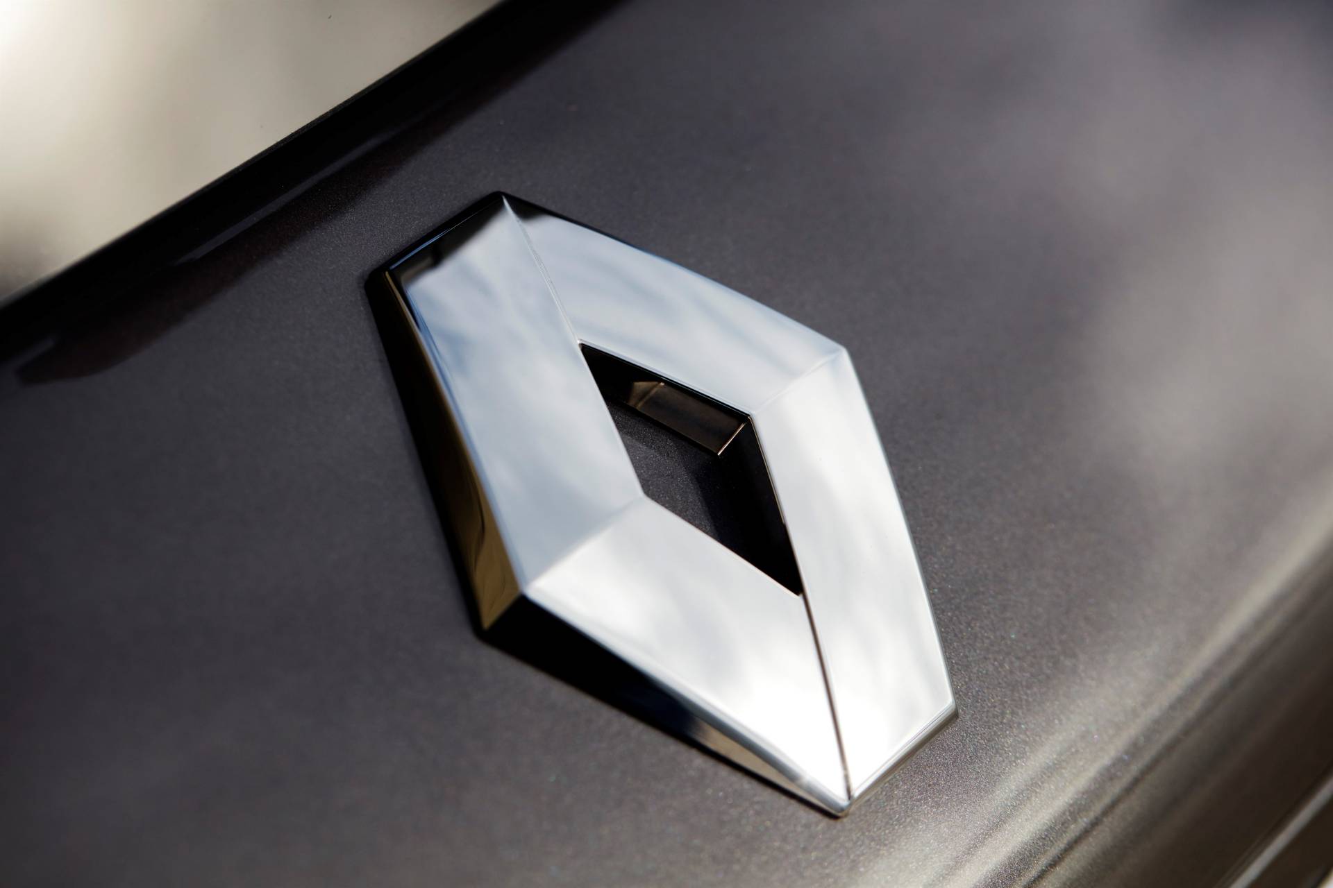Renault destrona a Volkswagen como rey de las ventas en España