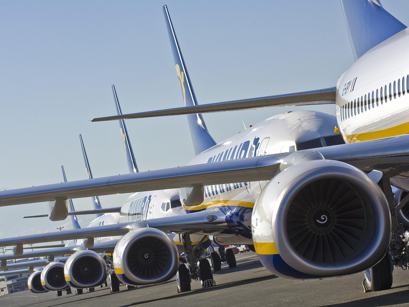 Aviones de la aerolínea irlandesa Ryanair.