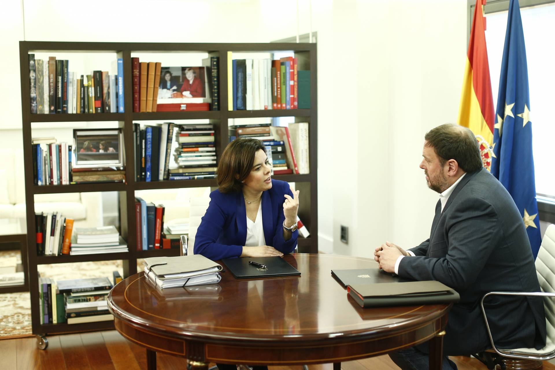 Soraya Sáenz de Santamaría y Oriol Junqueras, en la Moncloa.