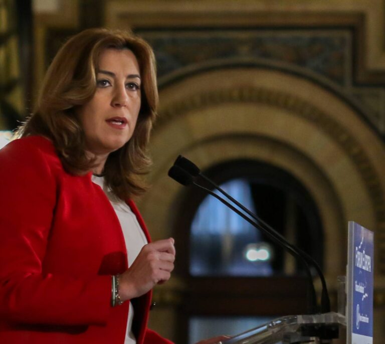 El acecho de Sánchez y la falta de apoyos ponen en peligro la candidatura de Díaz