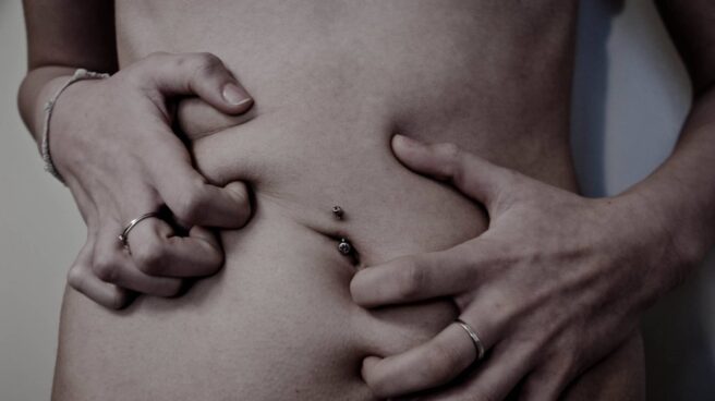 tca En la actualidad se estima que una de cada 100 adolescentes padece anorexia nerviosa y cuatro de cada 100 bulimia nerviosa, según Cruz Roja.