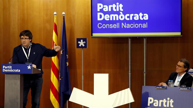Carles Puigdemont y Artur Mas.
