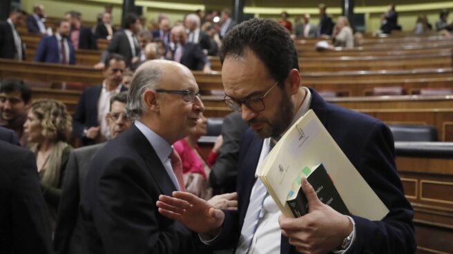 Dimite el portavoz socialista Antonio Hernando tras la victoria de Pedro Sánchez