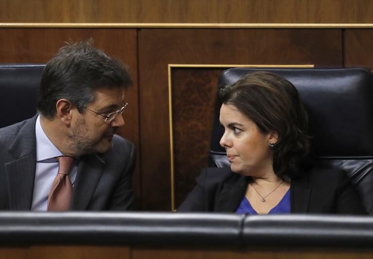 Catalá dice que el artículo 155 "es una opción" y JxSí pregunta si el gobierno usará la fuerza