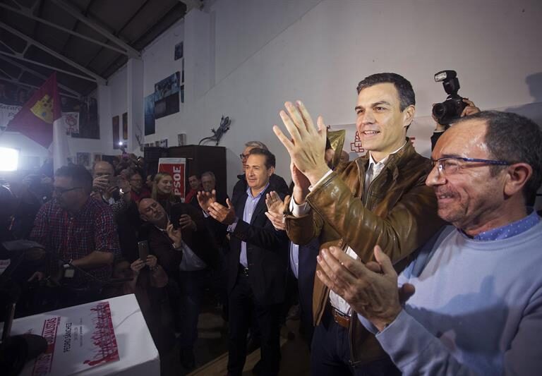 Sánchez se compromete a que la militancia refrende los acuerdos de gobierno