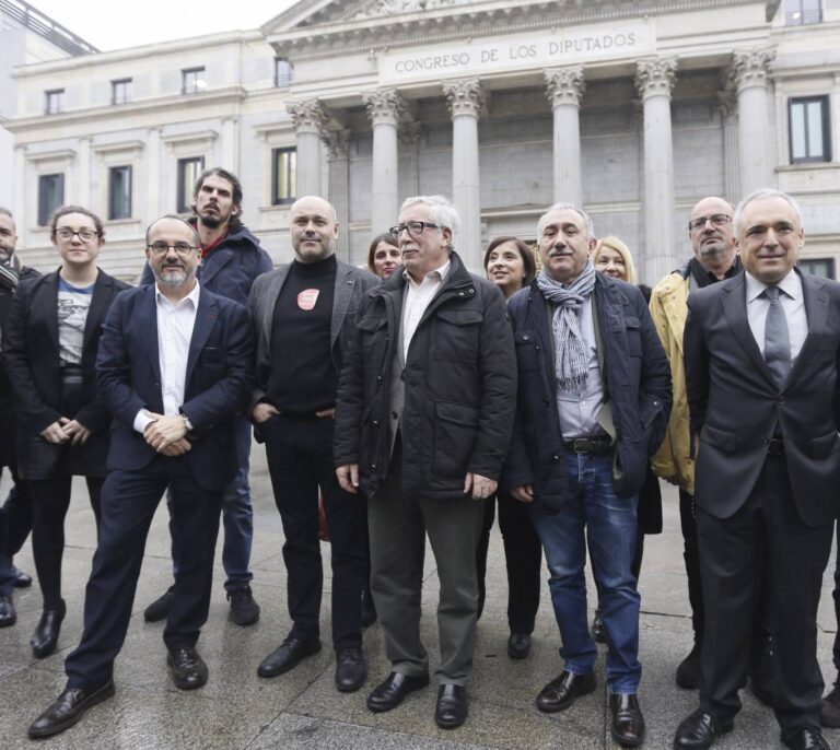 La Ley para crear una renta mínima, en el aire tras el fiasco del PSOE