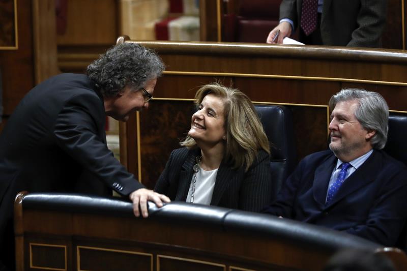 Joan Tardà, Fátima Báñez e Íñigo Méndez de Vigo.