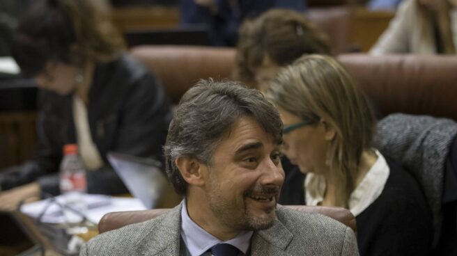 El rival de Iglesias por la secretaría general asume el documento organizativo de Errejón