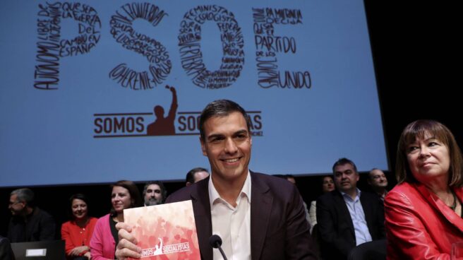 Pedro Sánchez y Cristina Narbona, en el Círculo de Bellas Artes. Pedro Sánchez y Cristina Narbona, en el Círculo de Bellas Artes.
