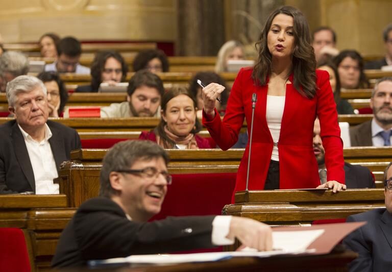 JxSí se niega a explicar en el Parlament las leyes para preparar la independencia