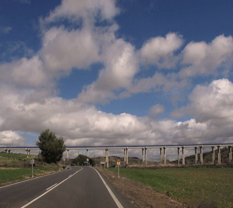 Último intento de Fomento con fondos buitre para rescatar las autopistas quebradas