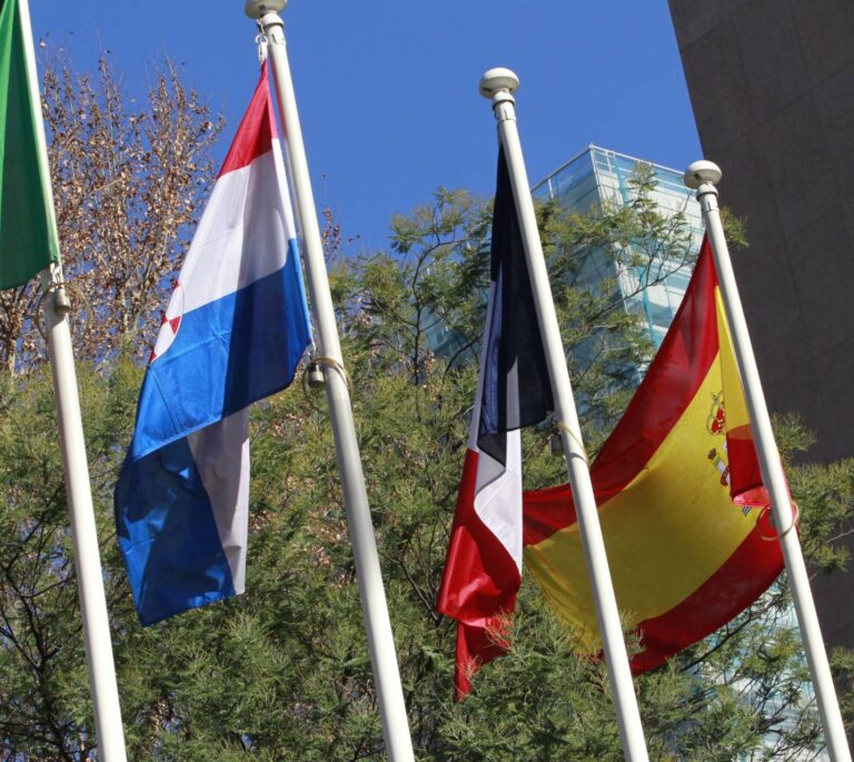 España se desmarca de los "Pigs": su deuda resiste mejor el efecto Trump