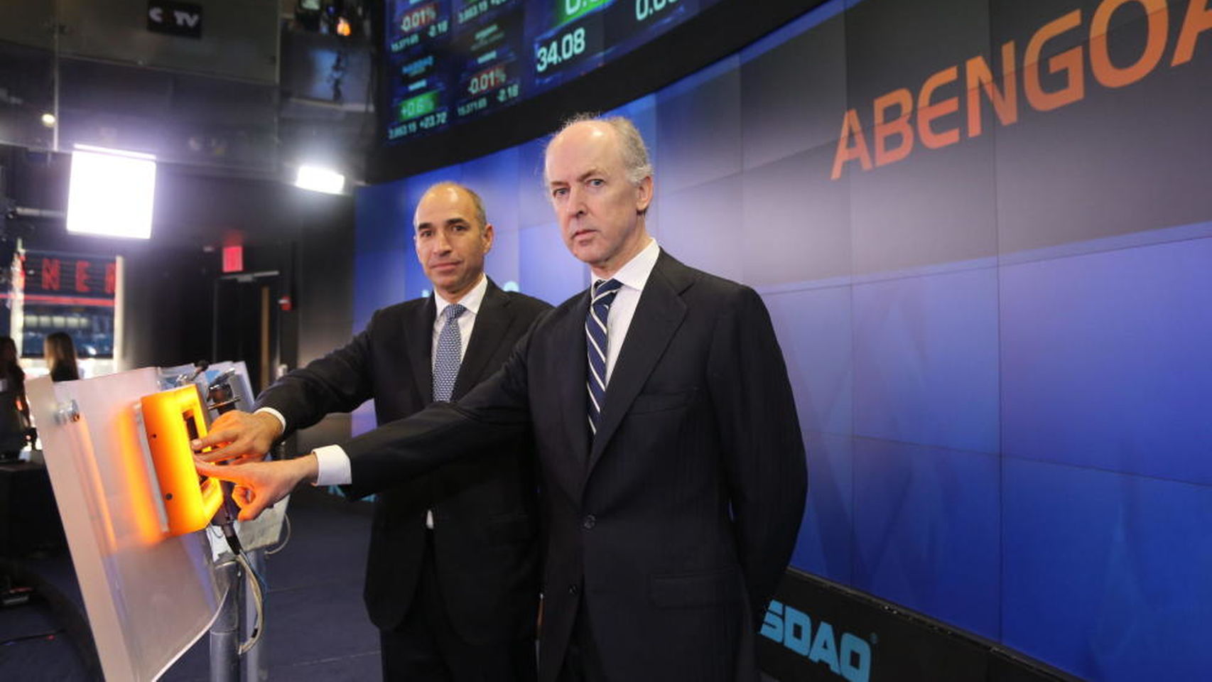 En primer plano, Felipe Benjumea, expresidente de Abengoa, junto a Manuel Sánchez, ex consejero delegado del grupo.