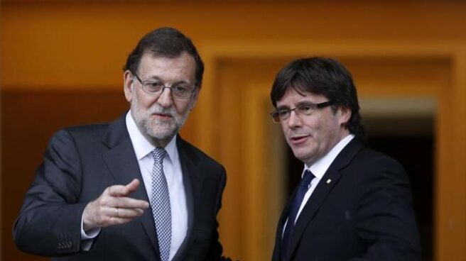 La conveniencia de una reunión Rajoy-Puigdemont divide a Moncloa