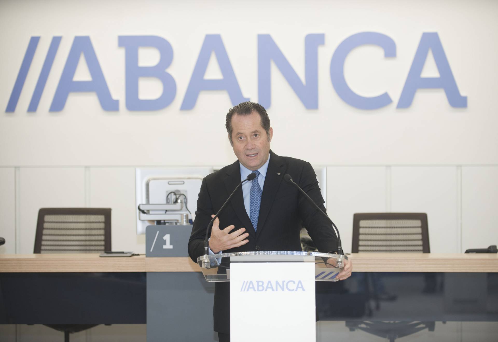 Abanca deja sin servicio a todos sus clientes: no funcionan los cajeros, la web y la 'app'