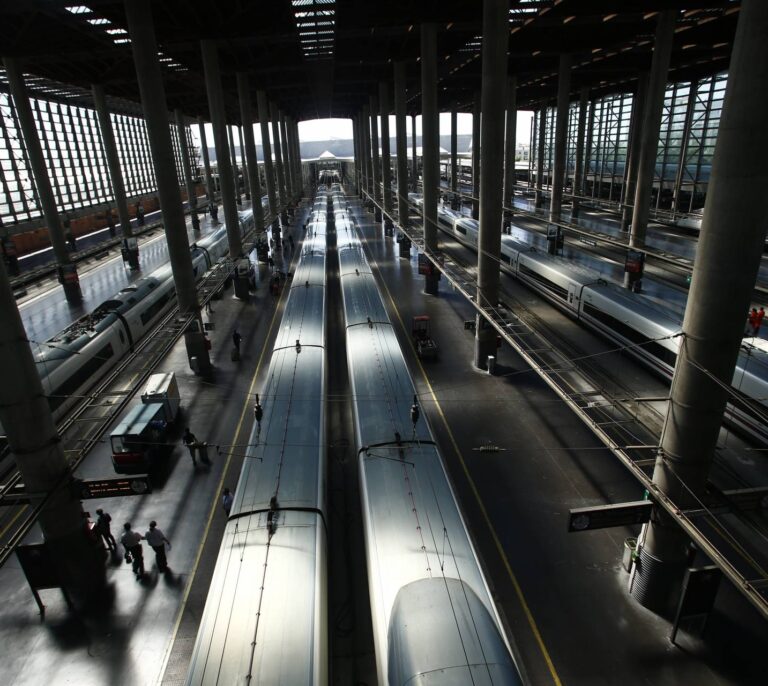 Infracción "muy grave" de Renfe al recurrir ilegalmente a subcontratados para trabajos propios