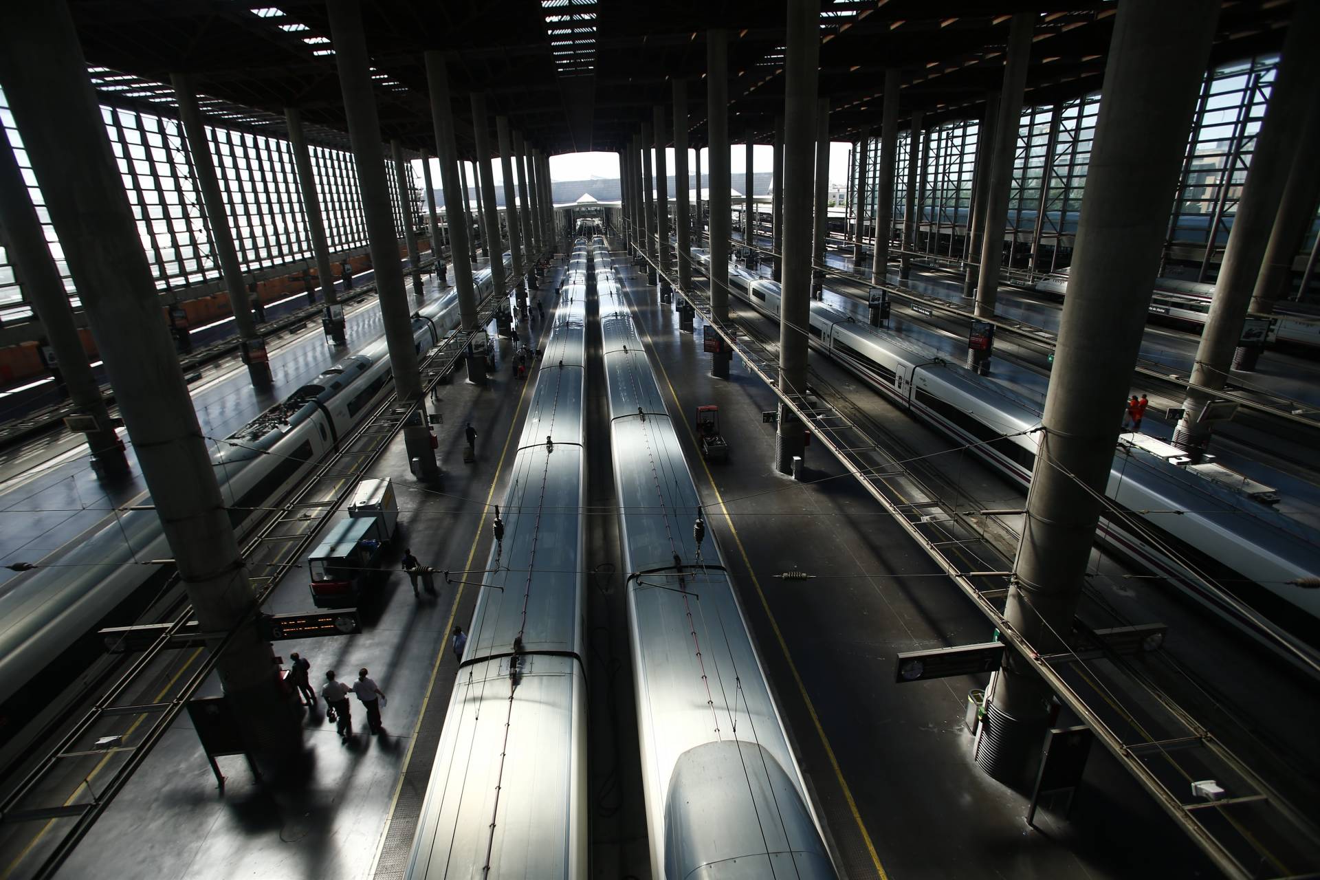 Infracción "muy grave" de Renfe al recurrir ilegalmente a subcontratados para trabajos propios