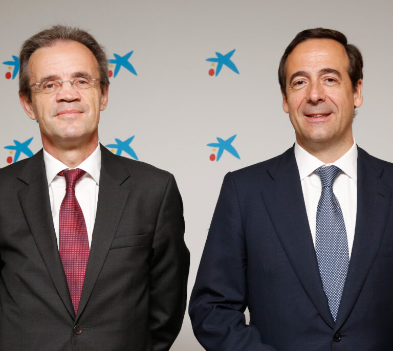 CaixaBank gana un 47% más hasta marzo, tras integrar BPI