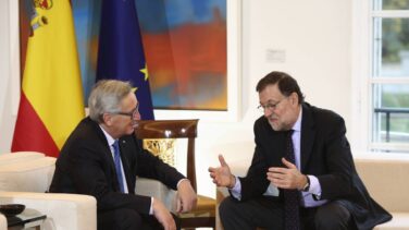 Juncker apoya a España y carga contra los que "no respetan el orden constitucional"