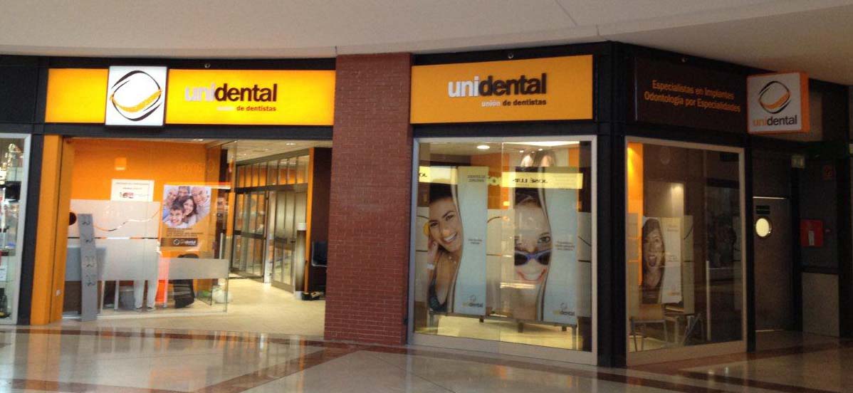 Clínica de Unidental en un centro comercial de León.