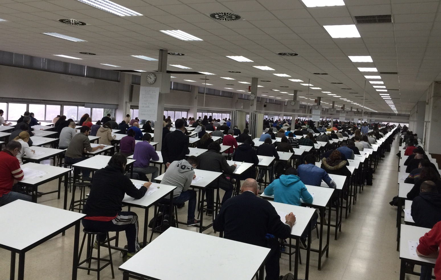 Casi 30.000 opositores se examinan para 6.239 plazas de funcionario