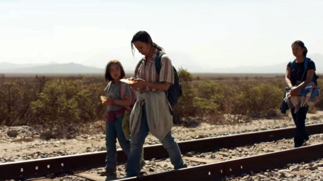 Fotograma del anuncio de 84 Lumber sobre dos emigrantes mexicanas