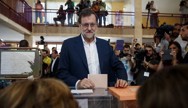 Mariano Rajoy vota en las elecciones del 26-J