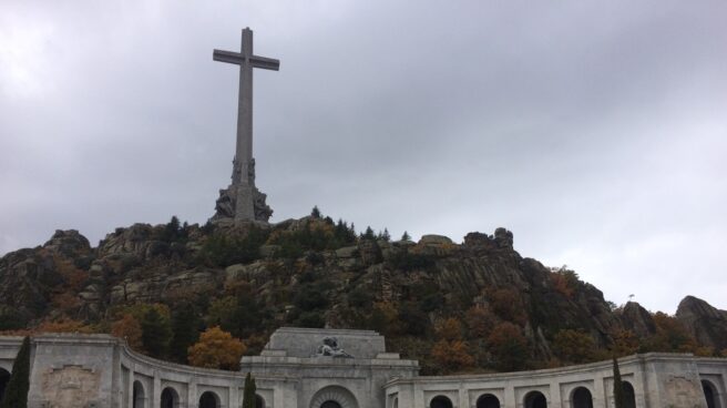 El PSOE plantea en el Congreso exhumar los restos de Franco del Valle de los Caídos